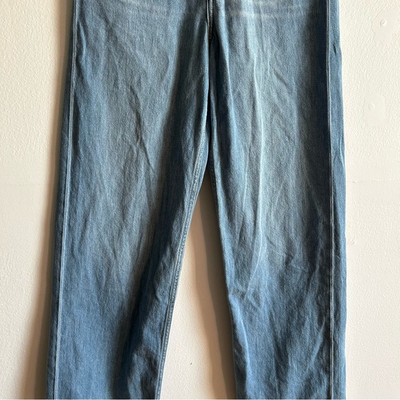 Aritzia Levi’s Premium Denim High Loose Wide Leg Jeans - Picture 5 of 12